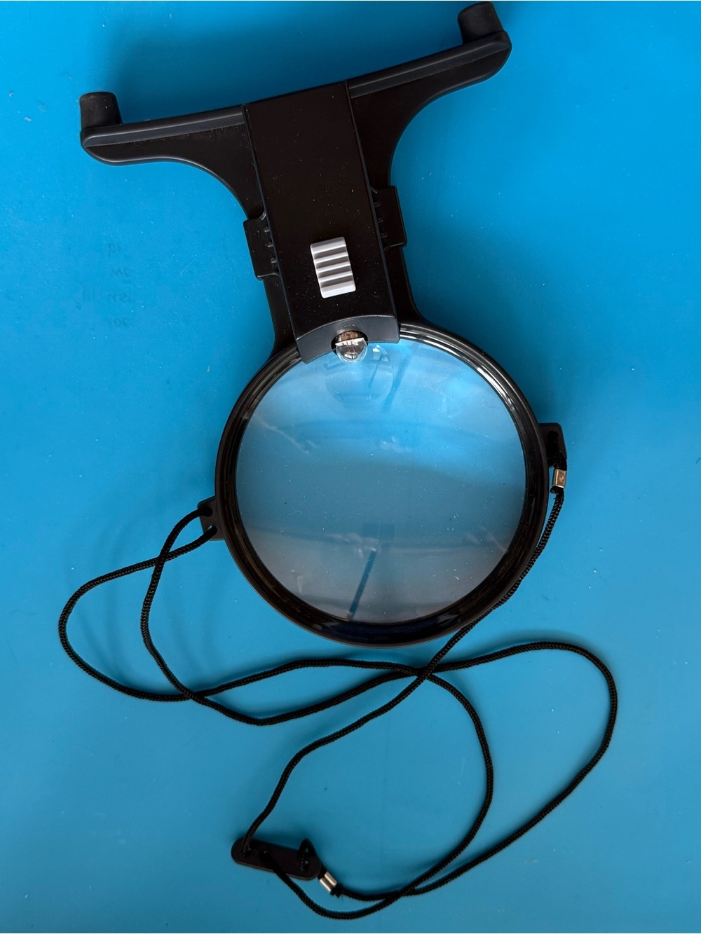 CARSON LUMICRAFT HANDS FREE LIGHTED MAGNIFIER MAGNIFYING GLASS